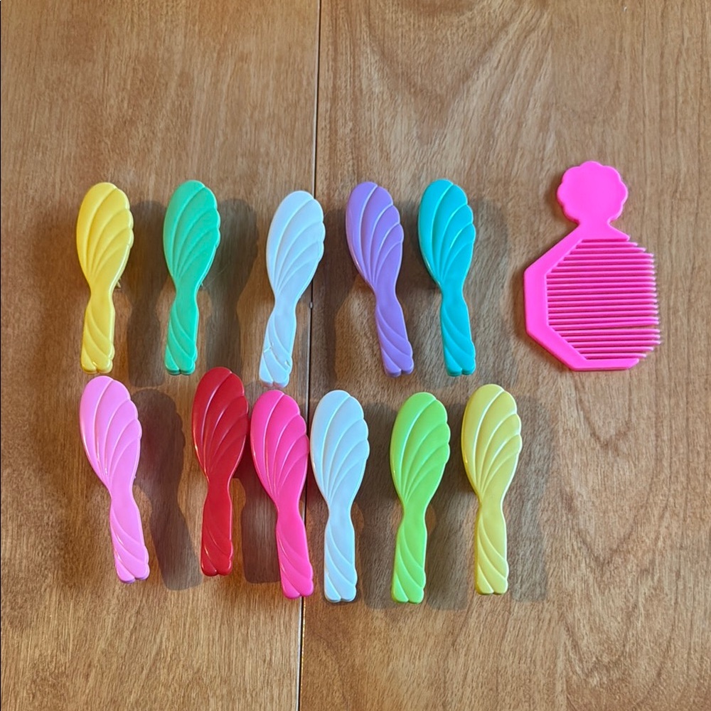 Barbie Doll brushes set of 10 and 1 comb